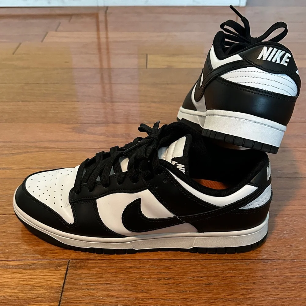 Nike Men's Black and White Low-Top Sneakers - Picture 4 of 6